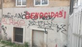 ПРОВОКАЦИЈЕ У САРАЈЕВУ: На Амбасади Србије освануо језив графит