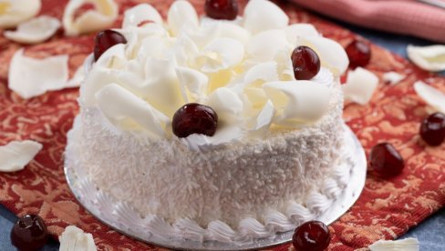 TOPI SE U USTIMA: Torta bela šuma, dekadentni dezert savršen za proslave