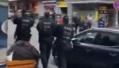 POGLEDAJTE KAKO POLICIJA PUCA NA NAVIJAČA: Pojavio se snimak haosa u Hamburgu (VIDEO)