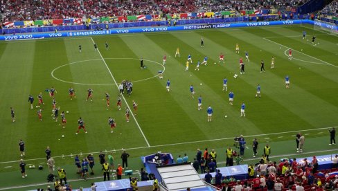 EURO 2024, SLOVENIJA - DANSKA: Borben početak utakmice!