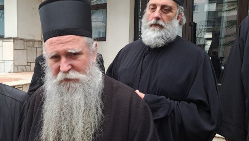 MITROPOLIT JOANIKIJE: Špijuni zapisivali ko ulazi u Cetinjski manastir!