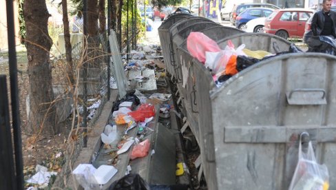 STROGE KAZNE JEDINO REŠENJE: Nepropisno odlaganje otpada svakodnevna poražavajuća slika u gradu na Ibru (FOTO)