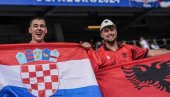 УДРУЖИЛА СЕ БРАЋА! Загребачки Бед блу бојси дошли у Тирану на утакмицу Албанија - Србија да покажу колико мрзе Србе (ФОТО)