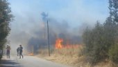JOŠ JEDAN VELIKI POŽAR U GRČKOJ: Vatrogasci se bore sa vatrenom stihijom na Peloponezu