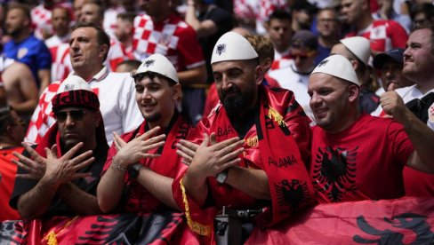 АЛБАНЦИ ПОНОВО ПРАВЕ ХАОС: Хулиганизам од стране албанских навијача на мечу квалификација за Лигу Европе (ВИДЕО)