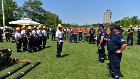 NADMETALO SE 45 EKIPA: Takmičenje dobrovoljnih vatrogasnih društava iz Sombora
