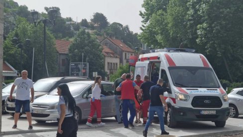 JAKA DETONACIJA PRED ULAZOM U SPORTSKI CENTAR: Novi detalji drame na Cetinju - U eksploziji poginula jedna, povređeno više osoba! (FOTO)