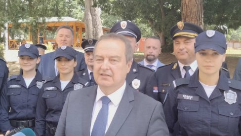 ZA JEDNIM RADNIKOM SE JOŠ TRAGA: Ministar Ivica Dačić o požaru u fabrici u Šidu