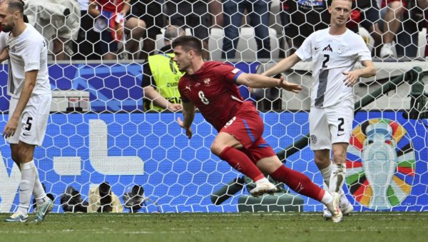 СРПСКИ СУДИЈСКИ ЕКСПЕРТ ТВРДИ: Лука Јовић није дао гол у 95. минуту меча Србија - Словенија