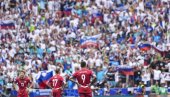 ПОДРШКА У ПРАВИ ЧАС: Легенде уз фудбалере Србије кад је најпотребније (ФОТО)