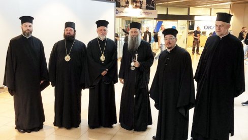 PATRIJARH PORFIRIJE STIGAO U NEMAČKU: Centralni događaj posete osvećenje hrama Svetog arhangela Mihaila