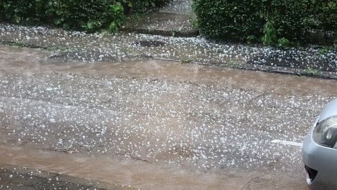 STUŠTIO SE GRAD: Snažno nevreme zahvatilo kraljevački kraj