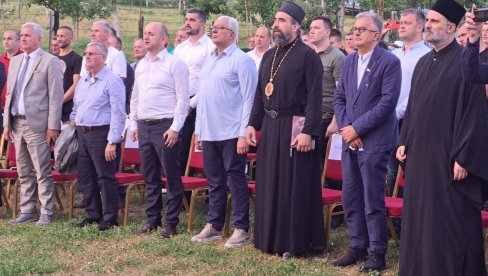 KO GUSLE NE ČUJE NI SEBE NE RAZUME:  Dani Radovana Bećirovića Trebješkog održani u selu Petnjica kod Šavnika