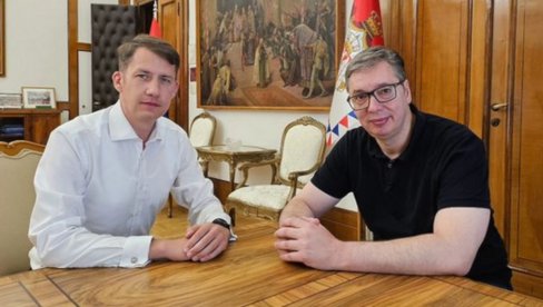 ISKRENO PRIJATELJSKI SUSRET I RAZMENA MIŠLJENJA: Predsednik Vučić na sastanku sa Balintom Pastorom (FOTO)