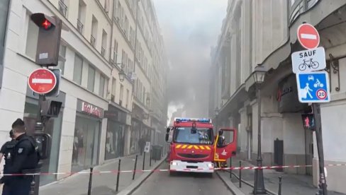 VELIKI POŽAR U PARIZU: Povređeni i vatrogasci