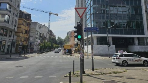 SREĆOM, NEMA OBUSTAVA: Izmene saobraćaja zbog radova oko zgrade novog suda u Novom Sadu