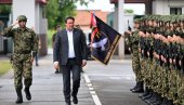 SRBIJA I NJENI GRAĐANI MOGU BITI SPOKOJNI: Ministar odbrane obišao 72. brigadu za specijalne operacije