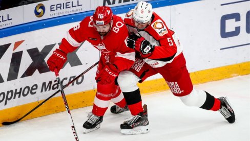 ŠOK U RUSIJI! Iznenada preminuo legendarni hokejaš