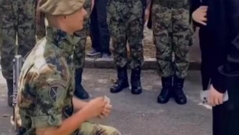 POLOŽIO ZAKLETVU, PA ZAPROSIO DEVOJKU: Pogledajte snimak koji je oduševio Srbiju (VIDEO)