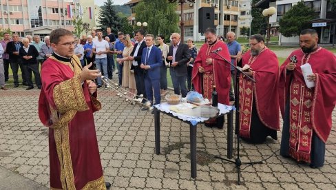 ŽRTVOVALI SE KAKO BISMO ŽIVELI U MIRU: U Ugljeviku odata pošta srpskim junacima, poginulim od Kosovskog boja do danas