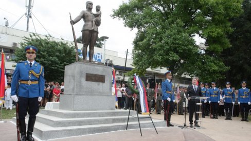 SRPSKA HEROINA DOBILA SPOMENIK U BEOGRADU Vučević: Zahvaljujući Milunki Savić, čitav svet razume koliko Srbi cene slobodu (FOTO)