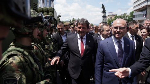 ŠTO NAM JE JAČA VOJSKA, MIR JE SIGURNIJI: Premijer Srbije o predlogu vraćanja obaveznog vojnog roka