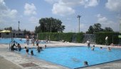 POČELA KUPALIŠNA SEZONA: Otvoren renovirani gradski bazen u Požarevcu