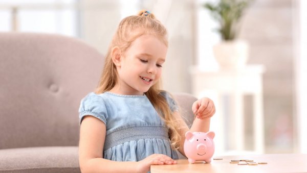 ВАСПИТАЊЕ ДЕЦЕ: Како да лако научите најмлађе да вреднују новац (ФОТО)