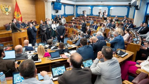 DPS BLOKIRAO SAT: Opozicija revoltirana nedolaskom Spajića u subotu, poručila premijeru da u Skupštinu može doći samo kad bude pozvan