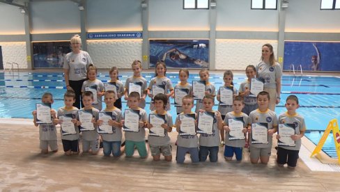 BESPLATNO ZA SVU DECU: Jagodinski predškolci i mlađi osnovci završili obuku plivanja
