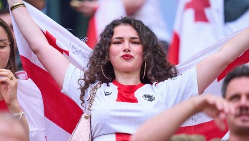 NESTVARNO Ovako su dočekani fudbaleri Gruzije: Predsednica im dodelila odlikovanja, a navijači...