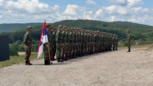 ВАТРЕНИ УДАР: Војници Србије спремни за дочек председника Вучића (ВИДЕО)