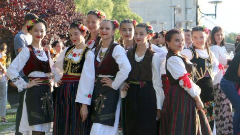 TEMPERATURE ODLOŽILE NASTUP FOLKLORAŠA U SMEDEREVU: Otkazan nastup KUD-ova na trgu