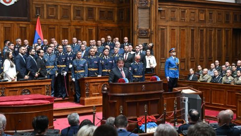 ОДБРАНА СРБИЈЕ ЗАЈЕДНИЧКИ ЗАДАТАК СВИХ НАС: Свечаност поводом завршетка школовања 13. класе ВСБО и официра 67. класе ГШУ