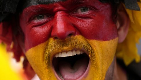 ЕВРОПА У НЕВЕРИЦИ: Ево шта су урадиил навијачи у Немачкој!