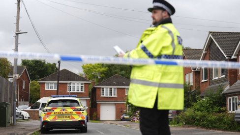 КРВАВИ ПИР У ВЕЛИКОЈ БРИТАНИЈИ: Десеторо људи избодено ножем у возу, ухапшене две особе