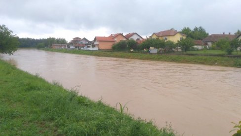 PRONAĐEN LEŠ U KORITU REKE: Jeziv prizor na jugu Srbije