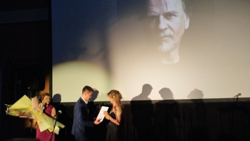 SPECIJALNI ERNEST ZA LAUŠEVIĆA: U Somboru počeo šesti Somborski filmski festival