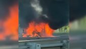 CRNI DUM KULJA U NEBO: Vatra progutala automobil na auto-putu ka Nišu (VIDEO)