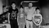 МАЈКА НАМ МНОГО НЕДОСТАЈЕ: Дечаке Ненада, Стефана и Драгана Ђурашиновић задесила тешка судбина