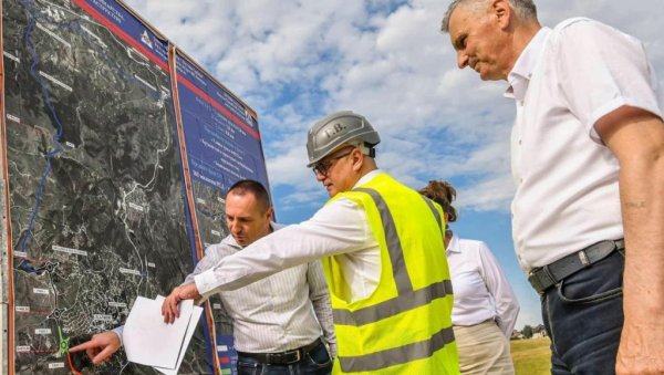 МИНИСТАР ВЕСИЋ НАЈАВИО: До краја 2026. биће завршен Фрушкогорски коридор, а до краја 2025. Моравски