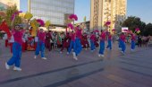 СВЕТ КРАЈ НИШАВЕ: Уличним перформансом отворен 17. Међународни студентски фестивал фолклора