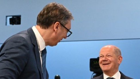 VIDIMO SE USKORO U BEOGRADU! Srdačan susret Vučića i Šolca na Samitu Evropske političke zajednice (FOTO)