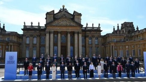 ВАЖНО ДА ПОКУШАМО ДА САЧУВАМО МИР И СТАБИЛНОСТ Вучић: Србија ће наставити да се својом политиком за то залаже