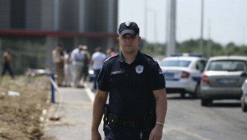 PRVE FOTOGRAFIJE SA MESTA TRAGEDIJE NA NOVOM BEOGRADU: Radnici se ugušili prilikom čišćenja (FOTO)