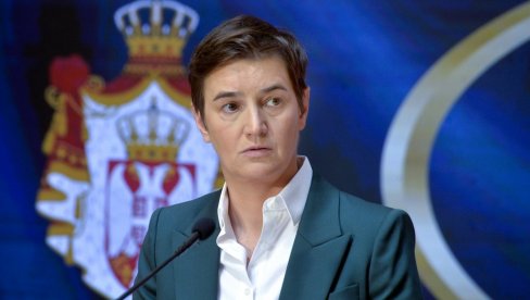 NAŠE MISLI SU UZ VAS KAO I UZ SVE POVREĐENE: Brnabić izjavila saučešće porodicima preminulih u tragediji u Novom Sadu (FOTO)