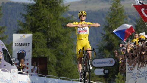НЕМА БРЖЕГ ОД ЊЕГА: Пета етапна победа Погачара на Тур дФрансу