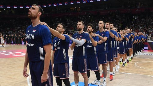 ГОРЕЋЕ ЛИЛ: Србија има велику подршку, Вијоре се наше заставе дан пред меч са САД (ФОТО)