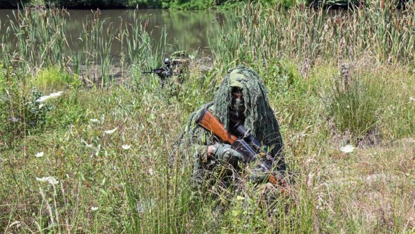 ОВАКО СЕ СРПСКА ВОЈСКА ОБУЧАВА У ЛЕТЊИМ МЕСЕЦИМА: Извиђачи Четврте бригаде у акцији