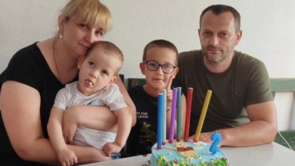 СПАС ЗА ЛУКУ У РУСИЈИ: Фондација хуманости Новости подржала акцију за помоћ трогодишњем дечаку